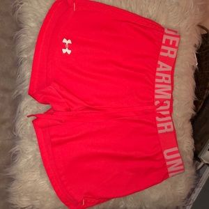 Under Armour workout shorts 🤍